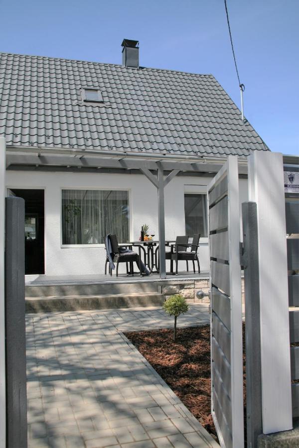 Otium Wellness Apartmanhaz Balatonakarattya Extérieur photo
